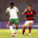 Palmeiras invicto vira sobre Flamengo e lidera Brasileirão sub-20