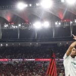 Paulinho do Palmeiras denunciado no STJD por gesto em comemoração contra Flamengo
