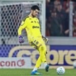 Rossi justifica falha contra Athletico-PR e questiona cobranças excessivas sobre goleiros do Flamengo