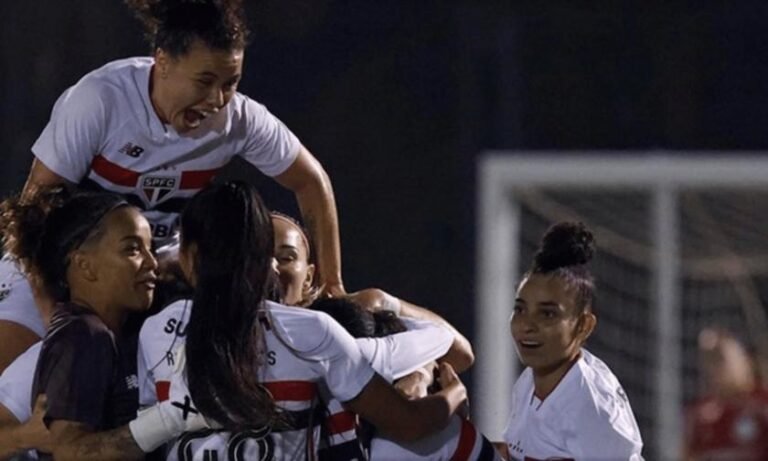 São Paulo assume vice-liderança no Brasileirão Feminino após vitória sobre o Flamengo