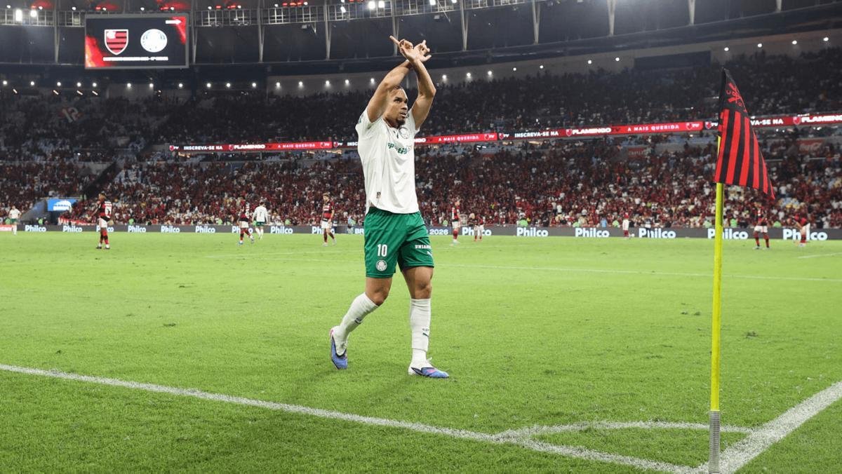 STJD absolve Paulinho do Palmeiras e suspende Carrascal do Flamengo
