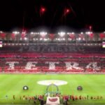 Torcida do Flamengo provoca Palmeiras com mosaico sobre tetracampeonato no Maracanã