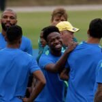 Alisson treina normalmente e Brasil finaliza preparação para enfrentar Escócia na Copa do Mundo