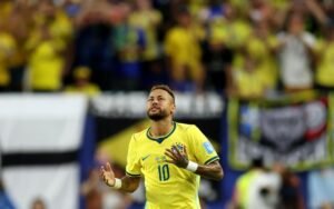 Ancelotti celebra evolução do Brasil após classificação e destaca solidez da equipe na Copa