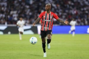 Arboleda aceita proposta para defender o Santos após afastamento do São Paulo