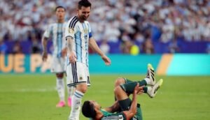 Argélia protesta na Fifa por arbitragem polêmica em jogo de Messi no Mundial