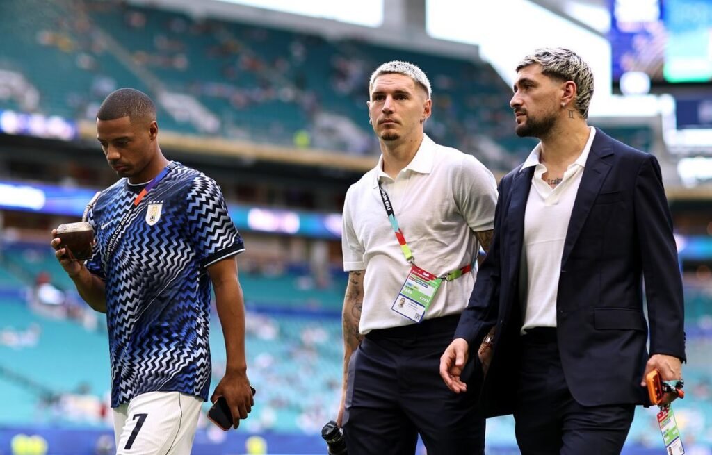 Arrascaeta desfalca Uruguai na estreia da Copa; veja previsão de retorno
