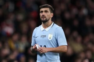 Arrascaeta sofre lesão muscular e vira dúvida no Uruguai para a Copa do Mundo