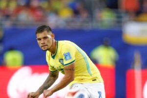 Arsenal tem proposta por Bruno Guimarães recusada mas prepara nova oferta pelo volante