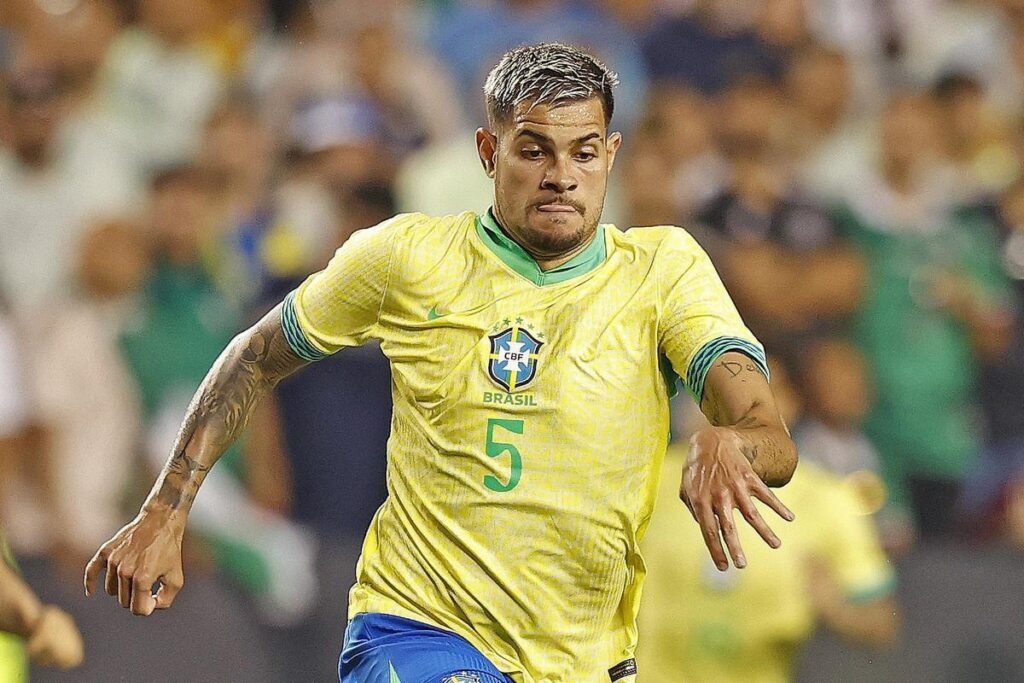 Arsenal tenta contratação de Bruno Guimarães e Athletico pode lucrar com transferência
