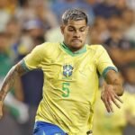 Arsenal tenta contratação de Bruno Guimarães e Athletico pode lucrar com transferência