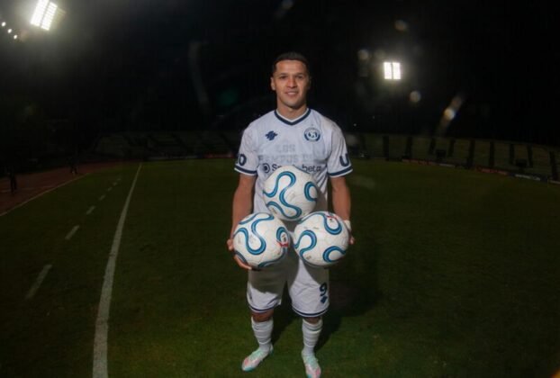 Artilheiro da Libertadores supera passado como vendedor ambulante e é convocado pelo Paraguai