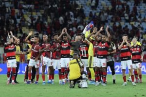 Aston Villa faz proposta de 9 milhões de euros por Emerson Royal do Flamengo