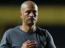 Benfica vence concorrência e acerta contratação de joia de 17 anos treinada por Alex