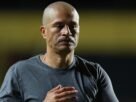 Benfica vence concorrência e acerta contratação de joia de 17 anos treinada por Alex