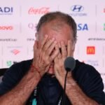 Bielsa admite fim de ciclo no Uruguai após eliminação no Mundial