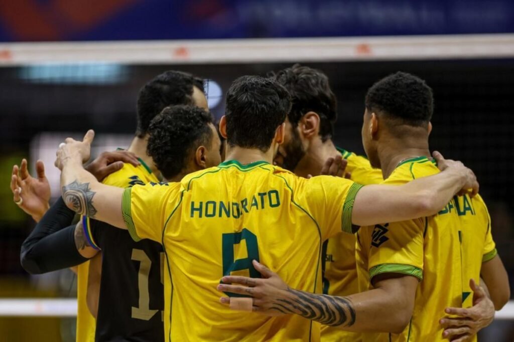 Brasil mantém invencibilidade na VNL masculina com vitória sobre a Sérvia