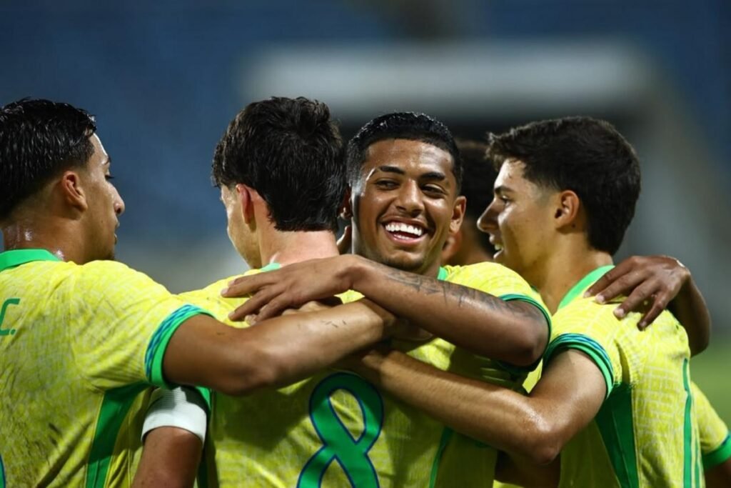 Brasil Sub-17 encerra série de amistosos em Natal com vitória e gol de Eduardo Pape