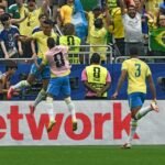 Brasil vira sobre Japão no fim e avança às oitavas da Copa