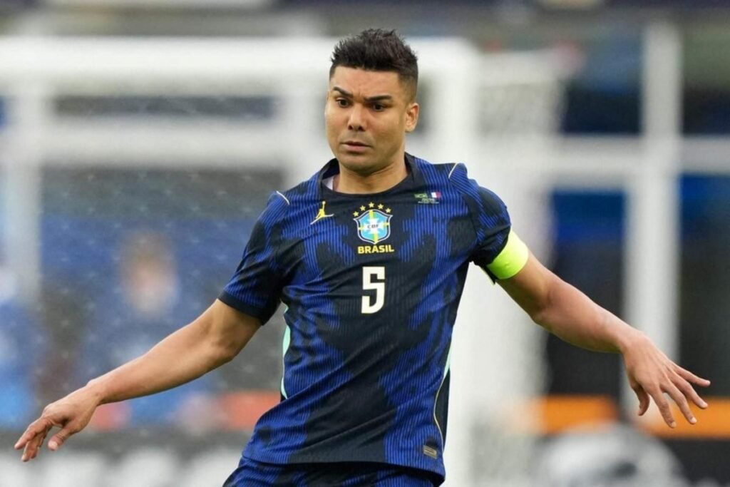 Casemiro acerta com Inter Miami para jogar ao lado de Messi na MLS, diz Romano