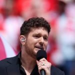 Copa: Aberturas nos EUA e Canadá misturam brilho de Bublé com 'apagão' de Anitta e gafe