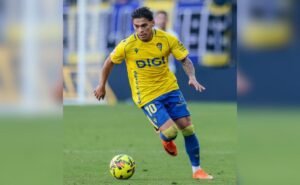 Coritiba avança por Brian Ocampo, atacante uruguaio do Cádiz