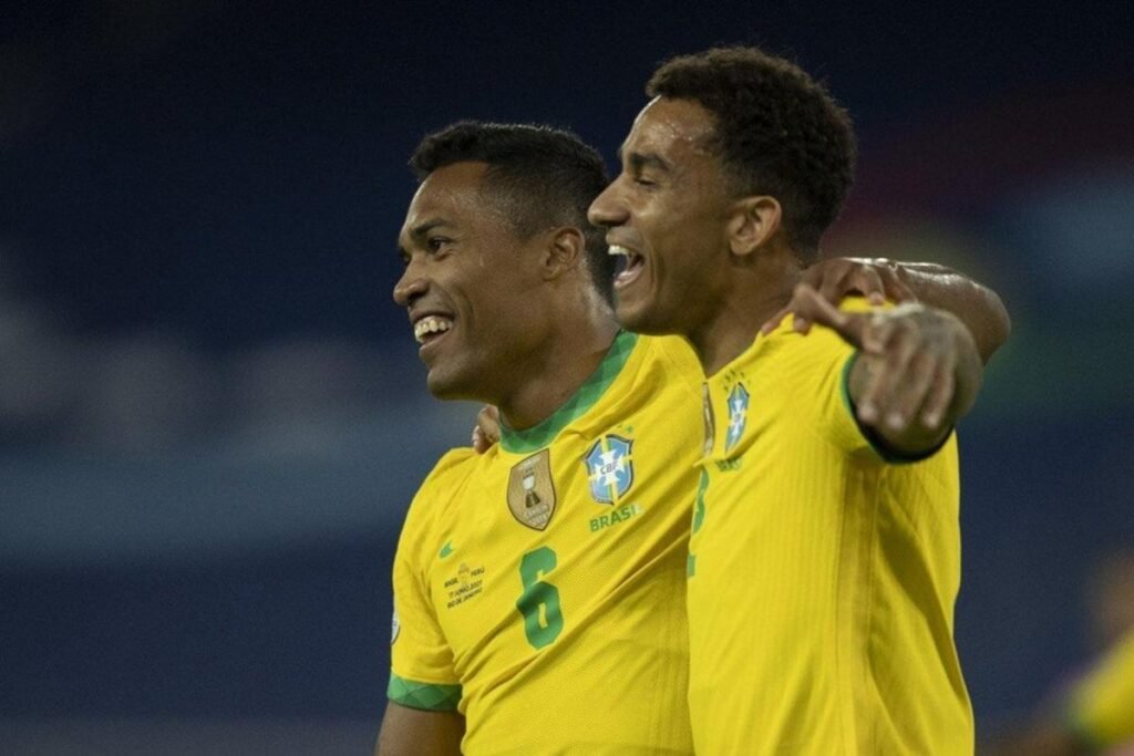Danilo e Alex Sandro: 13 títulos juntos e a busca pela Copa do Mundo