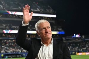 Deschamps deixa concentração da França após morte da mãe e desfalca equipe contra Noruega