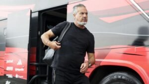 Diretor do Flamengo critica Ancelotti por convocar Neymar e ignorar fase artilheira de Pedro