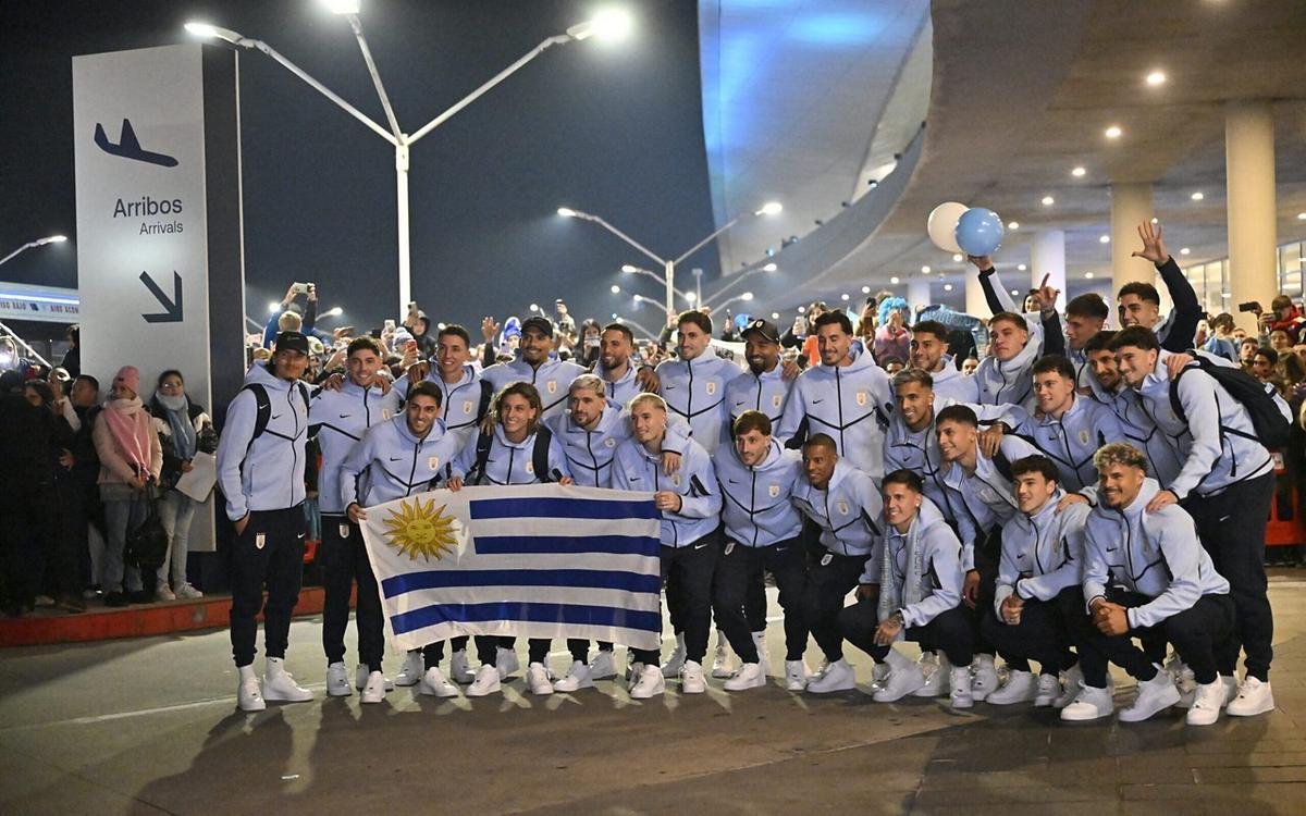 Erro da Fifa atrasa viagem do Uruguai antes da estreia na Copa