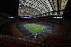 Fifa alerta para risco de atrasos em três jogos da Copa por mau tempo