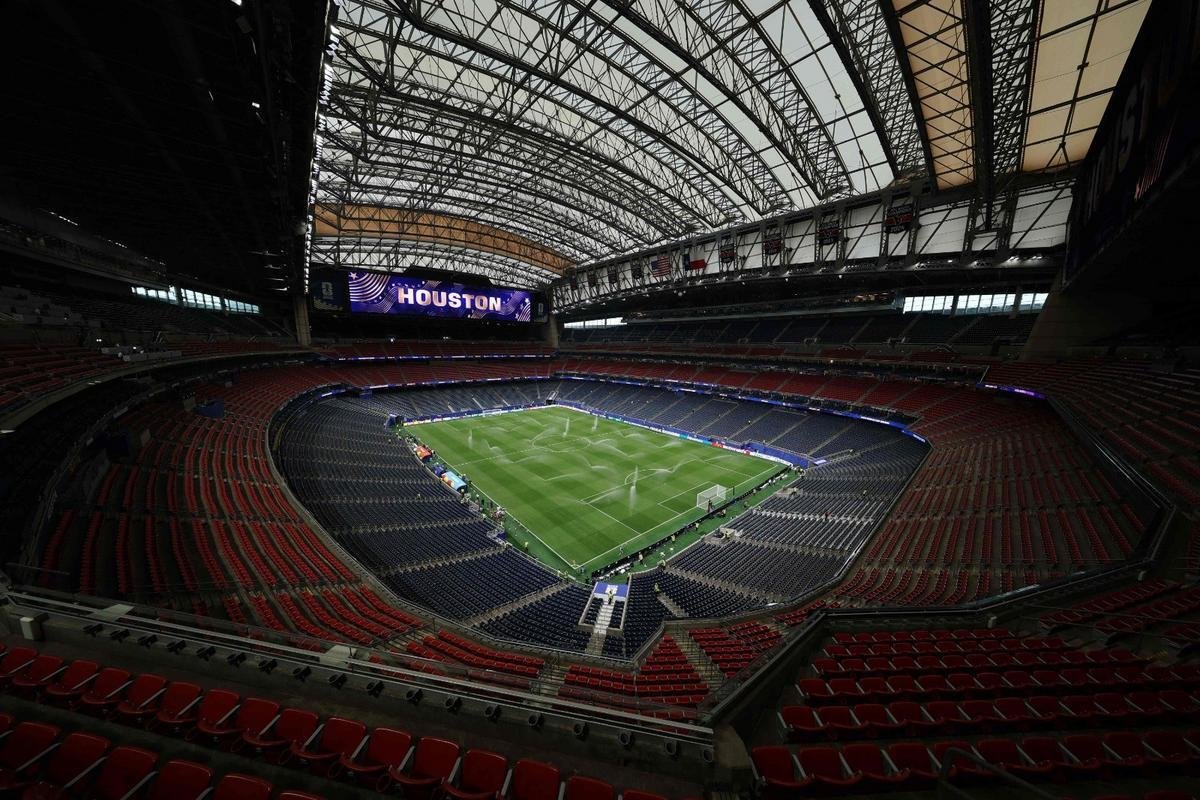 Fifa alerta para risco de atrasos em três jogos da Copa por mau tempo