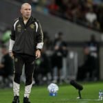 Flamengo busca meia para suprir ausência de Arrascaeta no segundo semestre