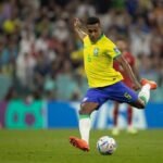 Flamengo iguala marcas de 1958 e 1982 com trio de titulares na estreia do Brasil