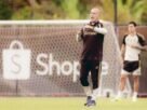 Flamengo mira centroavante após mudança de técnico no mercado