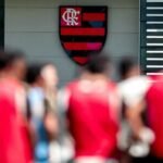 Flamengo mira centroavante, meia e lateral na janela; Boto explica dificuldade com a base