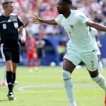 Credit: Reproduction / CNN Brasil. Ousmane Dembélé celebrates a goal during the match between France and Norway for the 2026 World Cup.