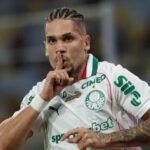 Gesto obsceno contra Flamengo suspende Paulinho do Palmeiras no STJD