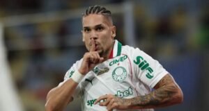 Gesto obsceno contra Flamengo suspende Paulinho do Palmeiras no STJD