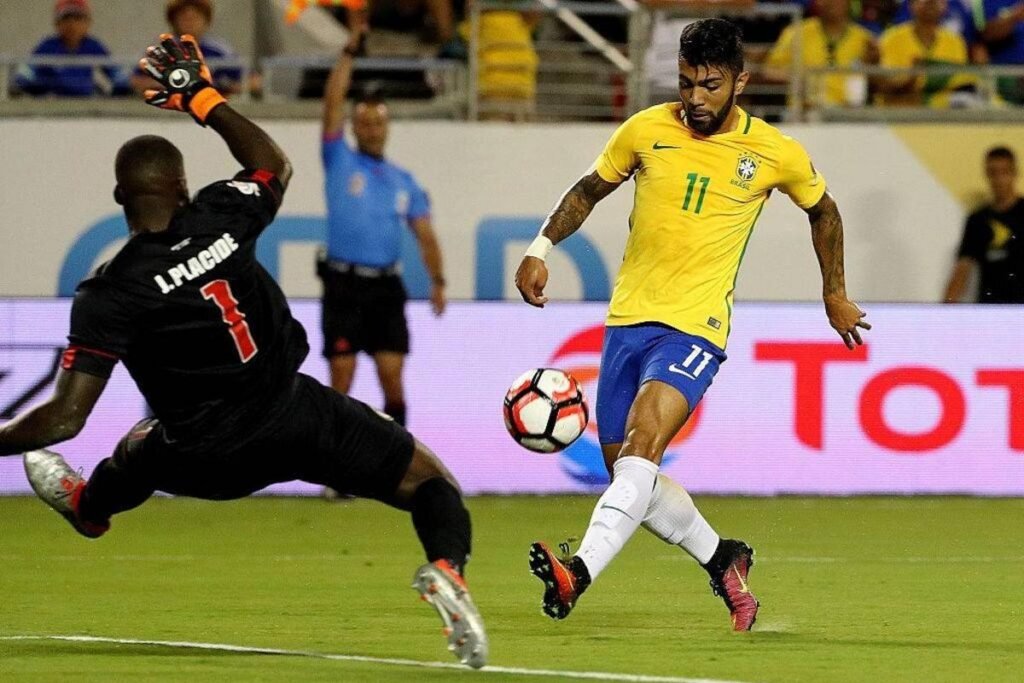 Goleiro do Haiti reencontra Brasil após sofrer sete gols na Copa América de 2016