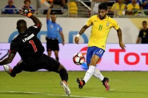 Goleiro do Haiti reencontra Brasil após sofrer sete gols na Copa América de 2016