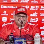 Guto Ferreira: 'Filipe Luís saiu do Flamengo por política' e critica barreira para técnicos brasileiros na Europa