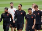 Holanda e Japão estreiam na Copa com atenção do Brasil por futuro confronto