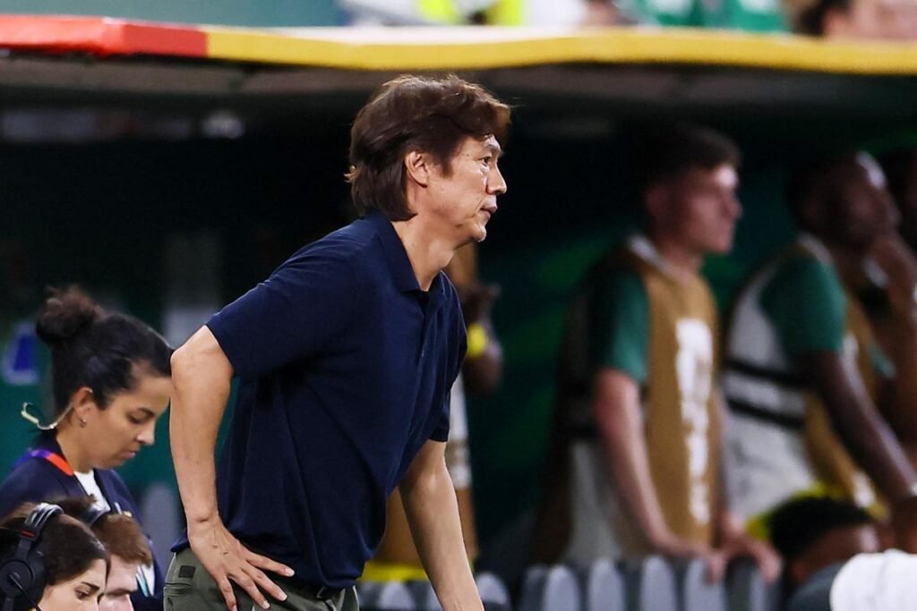 Hong Myung-Bo pede demissão da Coreia do Sul após eliminação na Copa do Mundo