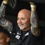 Jorge Sampaoli encaminha acerto para substituir Tevez no comando do Talleres