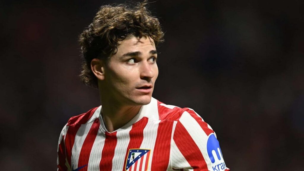 Julián Álvarez, alvo do Barcelona, pede para sair do Atlético de Madrid