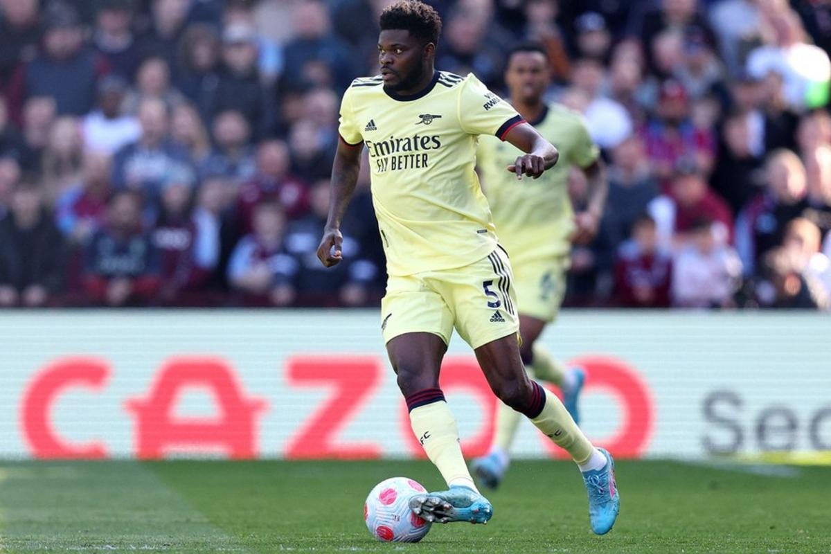 Meia Thomas Partey barrado no Canadá por estupro desfalca Gana na estreia da Copa