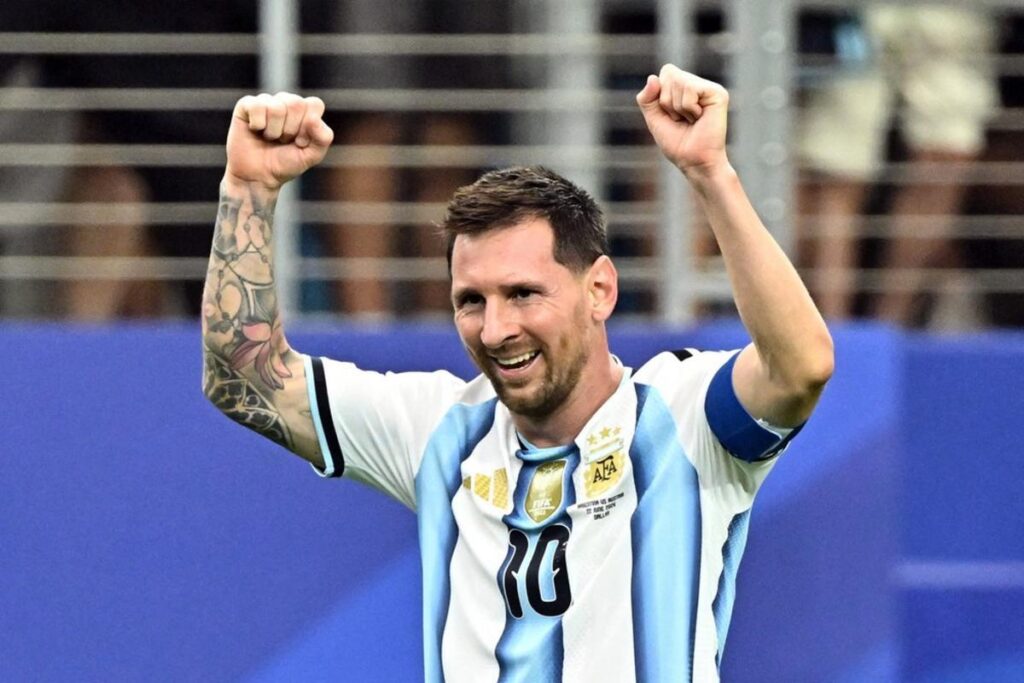 Messi brilha, França vence e Argélia encerra jejum na Copa