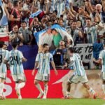 Messi iguala Klose em recorde e exalta Ronaldo Fenômeno