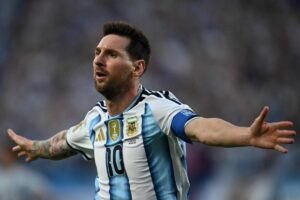 Messi ultrapassa Klose e se isola na artilharia masculina das Copas